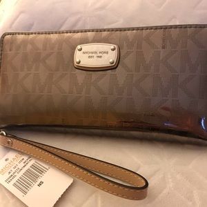 Michael Kors Wristlet Wallet